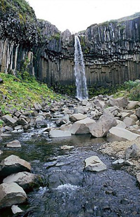 De Svartifoss-waterval